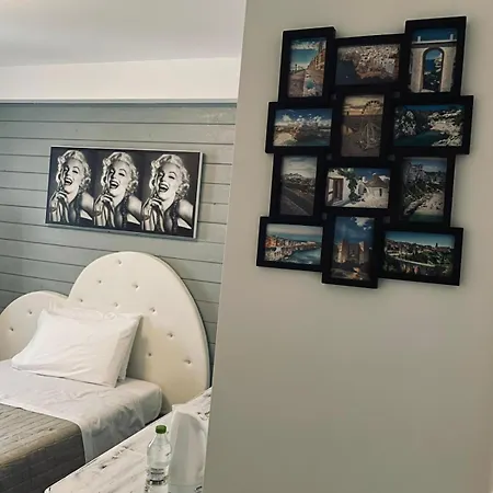 Konukevi Aleroom25 Bari